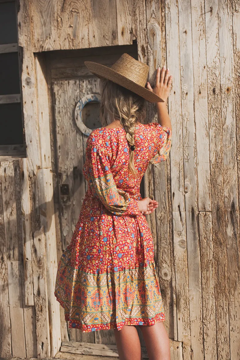 Sure! Here’s an optimized title for the Kelana Dress that includes descriptive modifiers:

**Elegant Kelana Maxi Dress with Flowing Silhouette and Vibrant Floral Print** 

If you have specific features or styles in mind, feel free to share them for further customization!