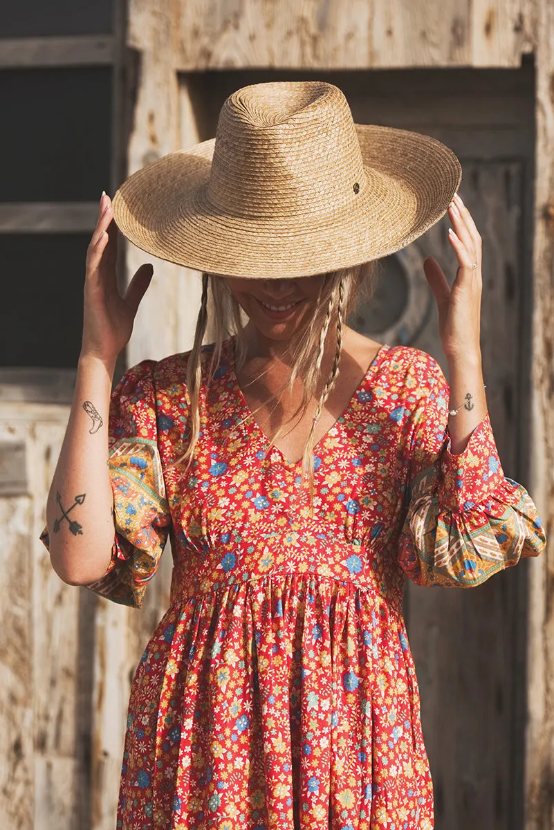 Sure! Here’s an optimized title for the Kelana Dress that includes descriptive modifiers:

**Elegant Kelana Maxi Dress with Flowing Silhouette and Vibrant Floral Print** 

If you have specific features or styles in mind, feel free to share them for further customization!