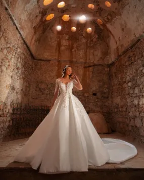 Pliant White Wedding Dress